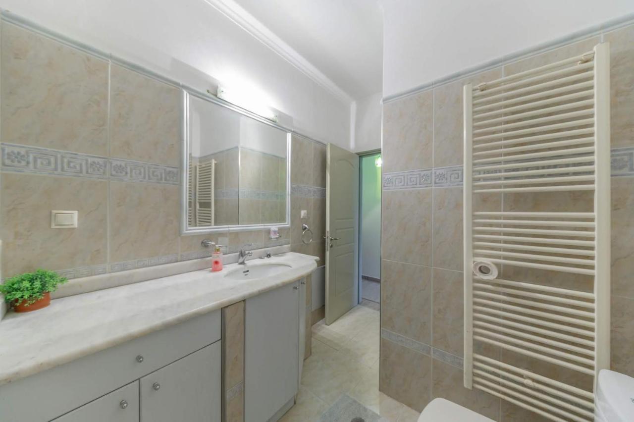 3Bd Apartment In The Center - Self Check In Patras Exterior photo